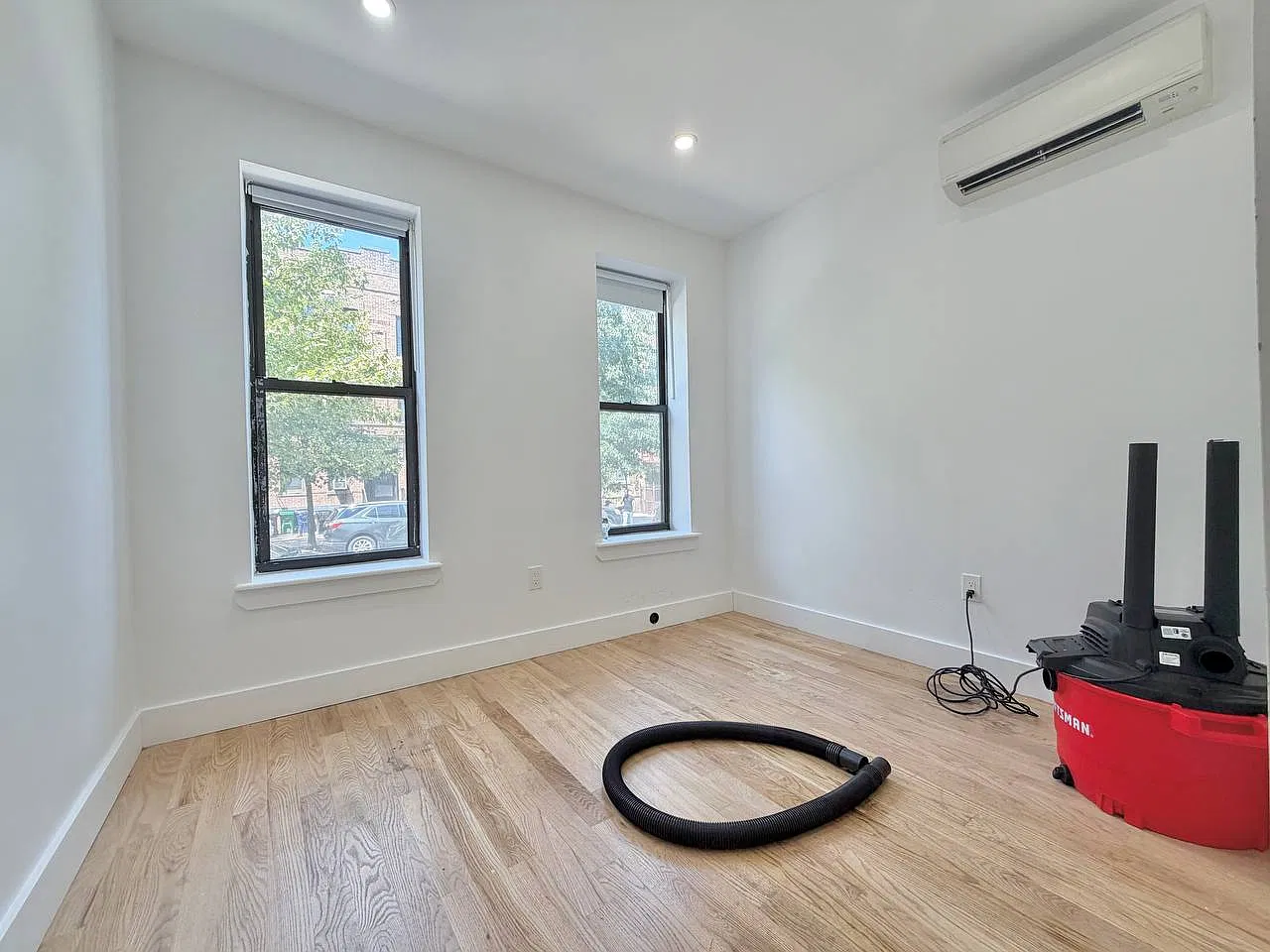 1518 Jefferson Avenue — Photo 3
