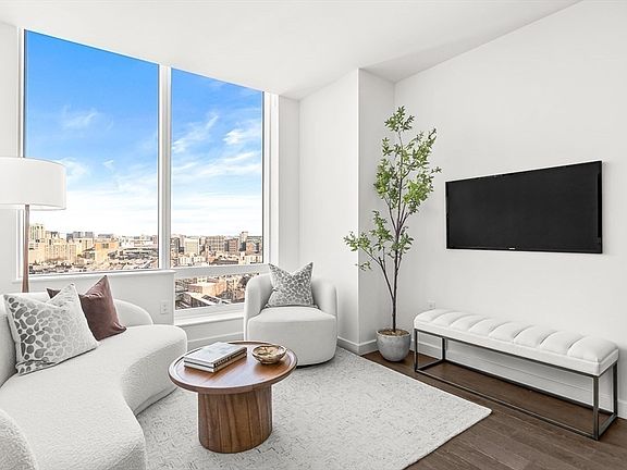 3rd image of 430 Stuart St #1604