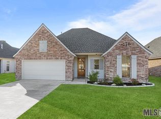 10481 Highland Lakes Dr, Denham Springs, LA 70726
