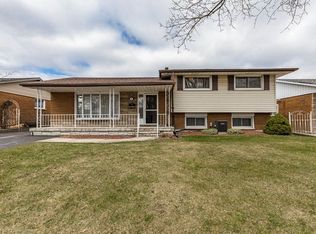7 Jeanette St, Hamilton, ON L8V2N2