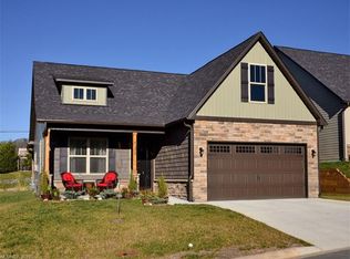 8 Partridge Berry Ln, Weaverville, NC 28787
