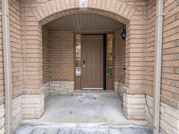 130 Robert St #6, Milton, ON L9T 6E3