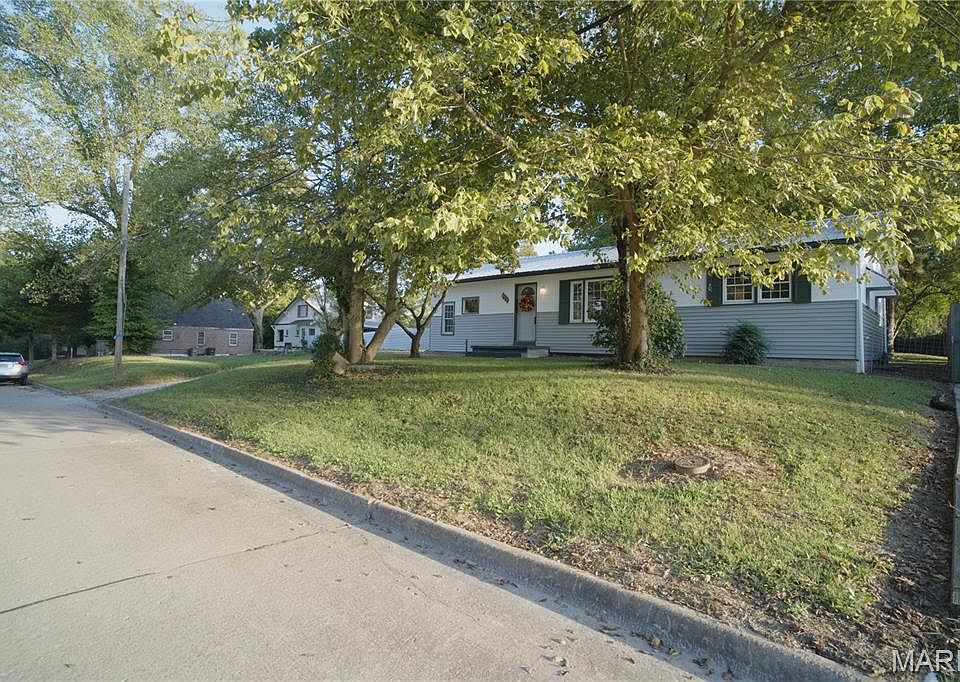1st image of 455 Mason St