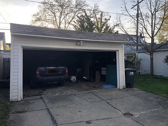 3rd image of 2040 Elmwood Ave