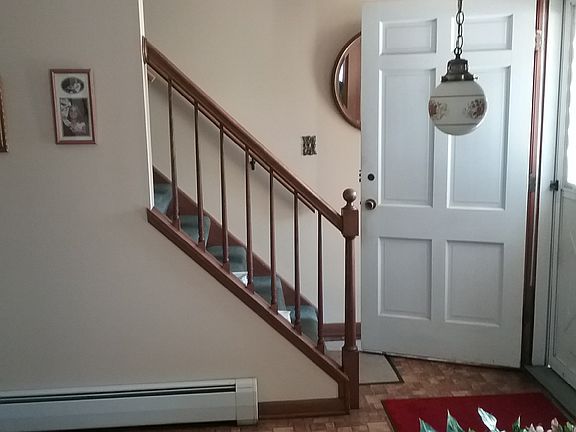 4th image of 2500 William St