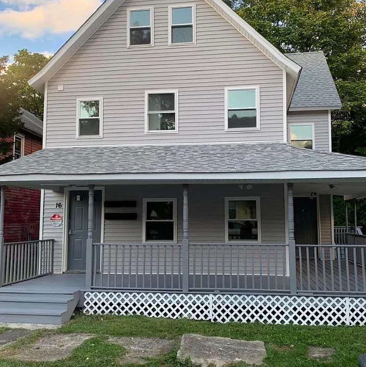 16 Tuthill Ave