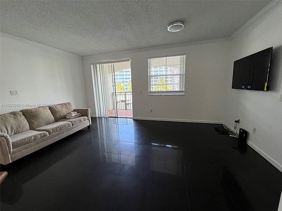3rd image of 3125 NE 184th St APT 1303