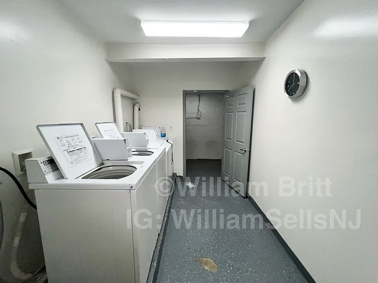 146-150 Manhattan Ave #16 — Photo 23