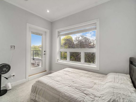 2nd image of 2577 Parker St #2575