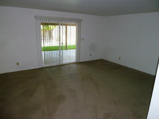 670 N G St — Photo 5