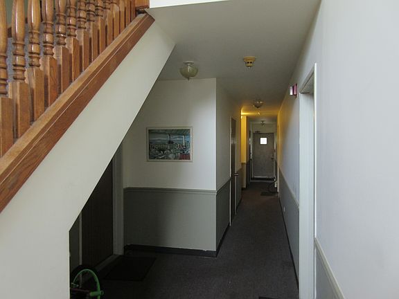 3rd image of 805 Westmoreland Dr APT 5