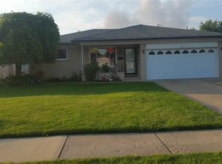 11247 Hemlock Dr, Sterling Heights, MI