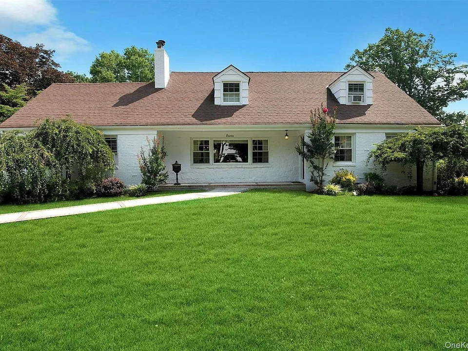 18 Addison Ln