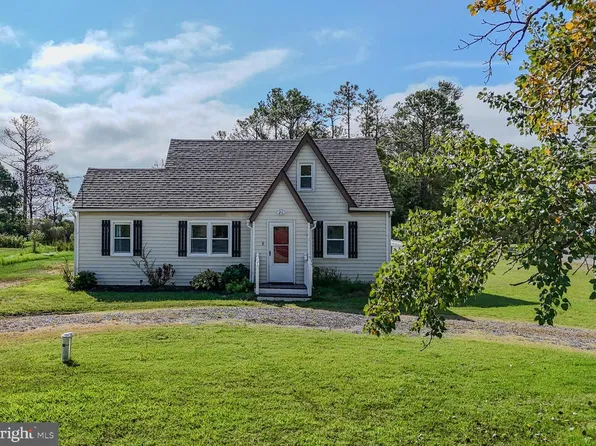 16392 Ball Point Rd, Piney Point, MD 20674