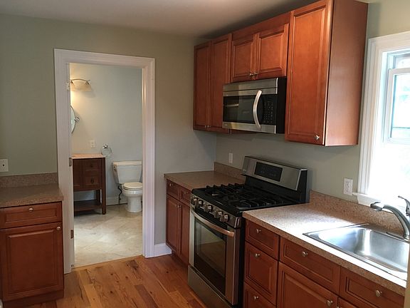 3rd image of 59 Rose St