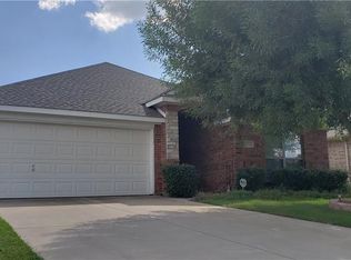 210 Rawhide St, Waxahachie, TX 75165