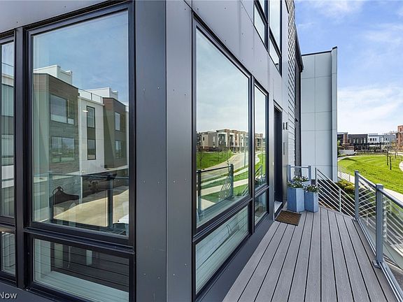 5th image of 1250 W 70th St