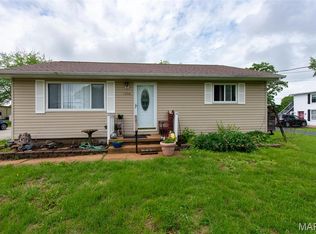 1340 Parkway Dr, Saint Clair, MO 63077