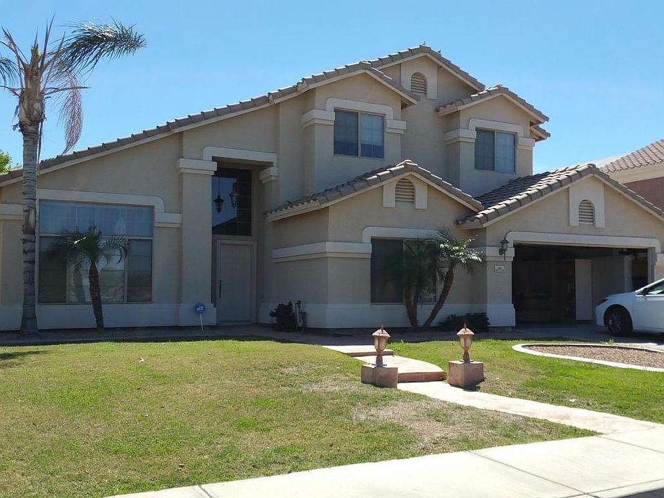 1st image of 141 W Windsor Dr