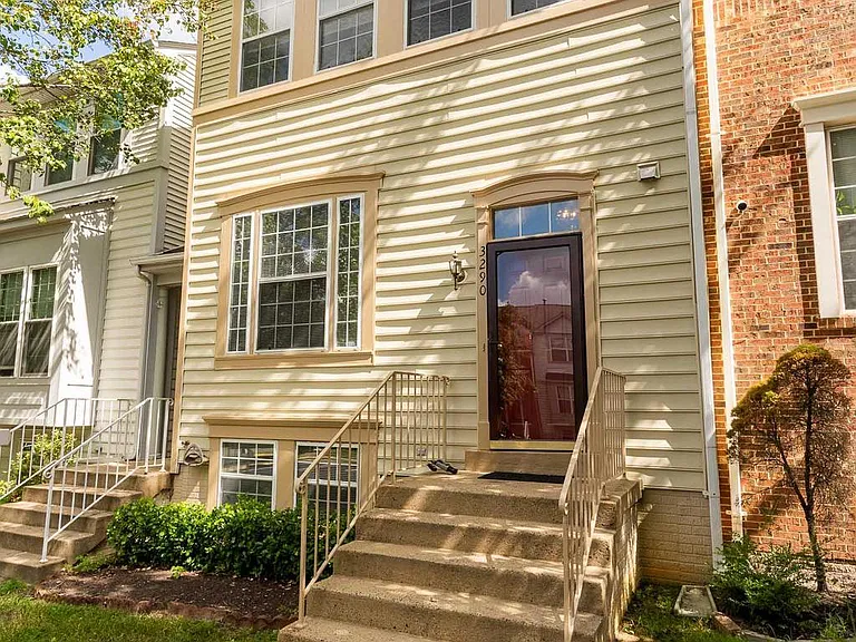 3290 Gina Pl — Photo 2