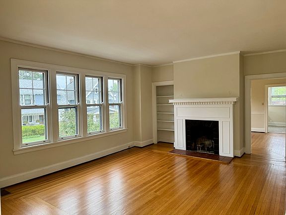 5th image of 3590 Outlook Ave #2