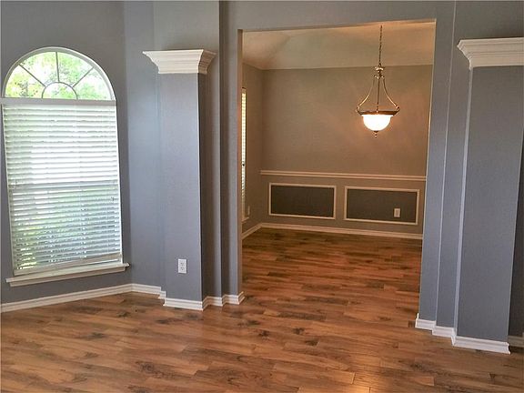4th image of 3707 Blossom Dr