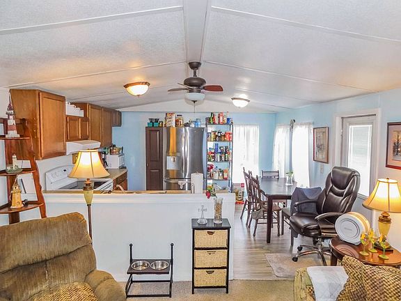 3rd image of 38524 Sparrow Ct