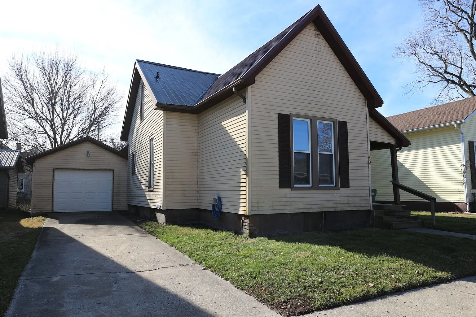 609 Binford St photo 1