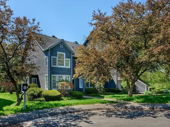 53 Amity Pl #53, Amherst, MA 01002