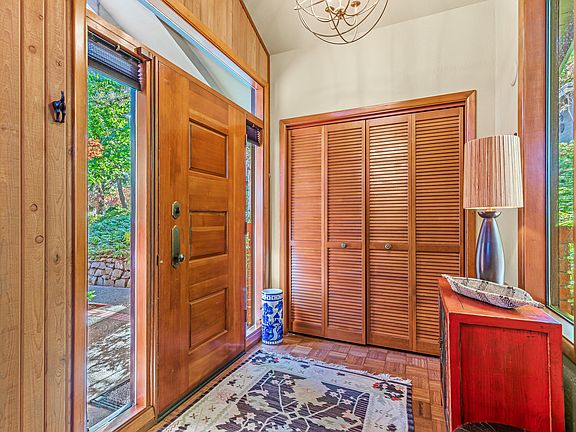 4th image of 801 Clarence Ln