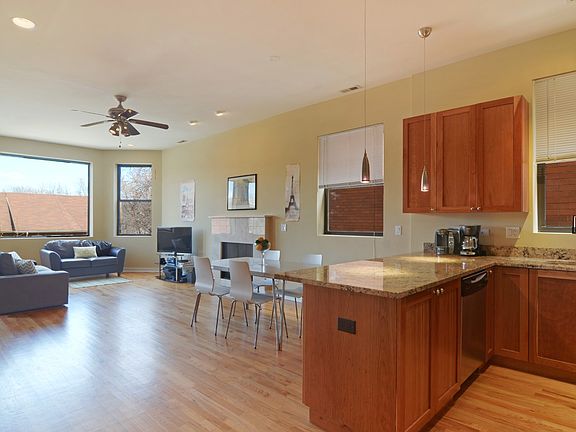 2nd image of 2147 W Evergreen Ave Unit 201