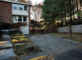 637 Kissam Rd, Peekskill, NY 10566