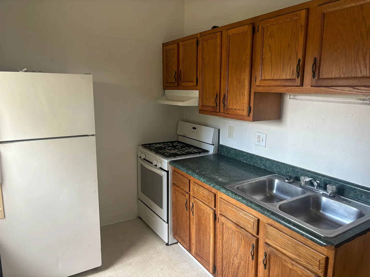 2 bed, 900 sqft, $1,175 — Photo 3