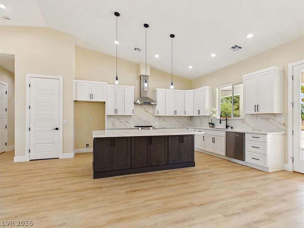 4 bed, 3.0 bath, 2493 sqft, $2,950 — Photo 3