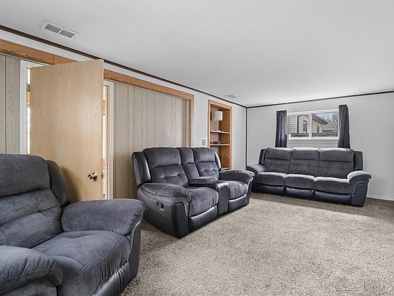 4th image of 205 Cox Blvd