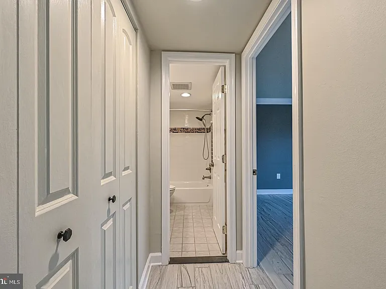 1300 Army Navy Dr #425 — Photo 24