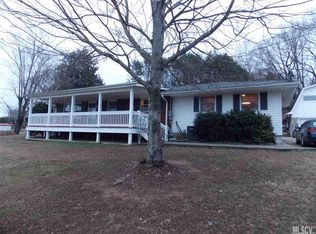 3292 Rocky Rd, Lenoir, NC 28645