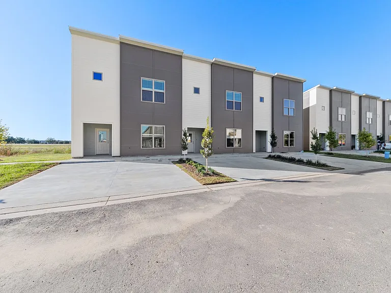 105 Firethorn Dr — Photo 18