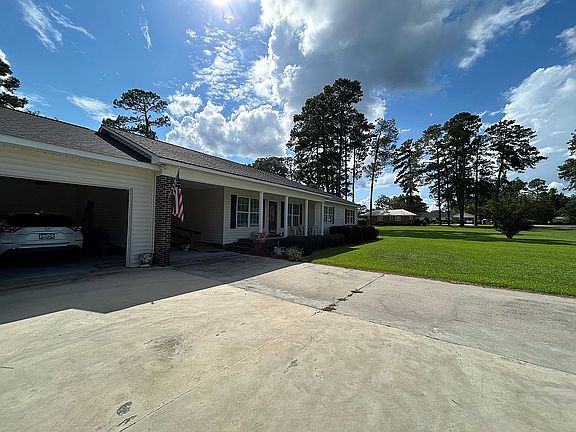 4th image of 328 Azalea Ave
