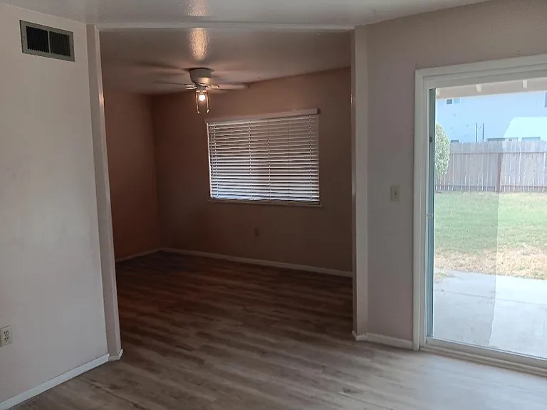 5713 Hartman Ave — Photo 2