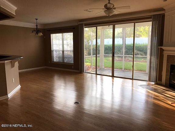 5th image of 11104 Castlemain Cir W