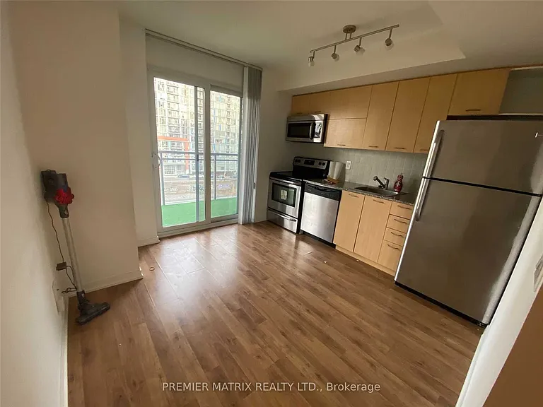 38 Joe Shuster Way #620 — Photo 3