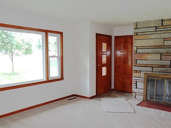 4th image of 2333 State Road 25 W