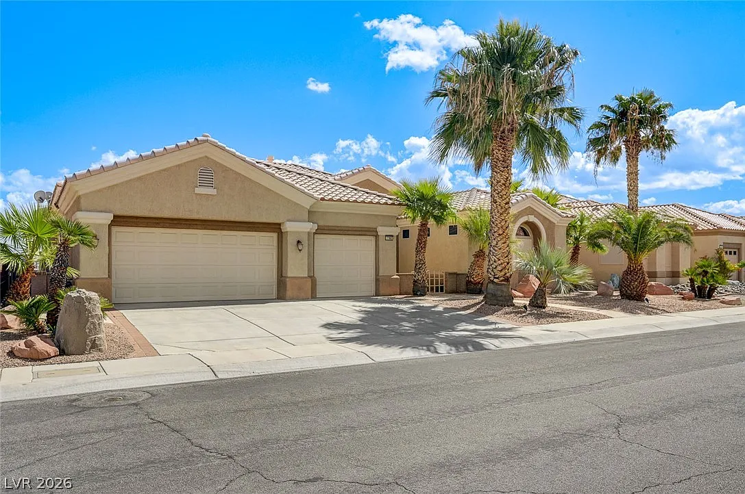 2 bed, 2.5 bath, 2934 sqft, $3,250 — Photo 3