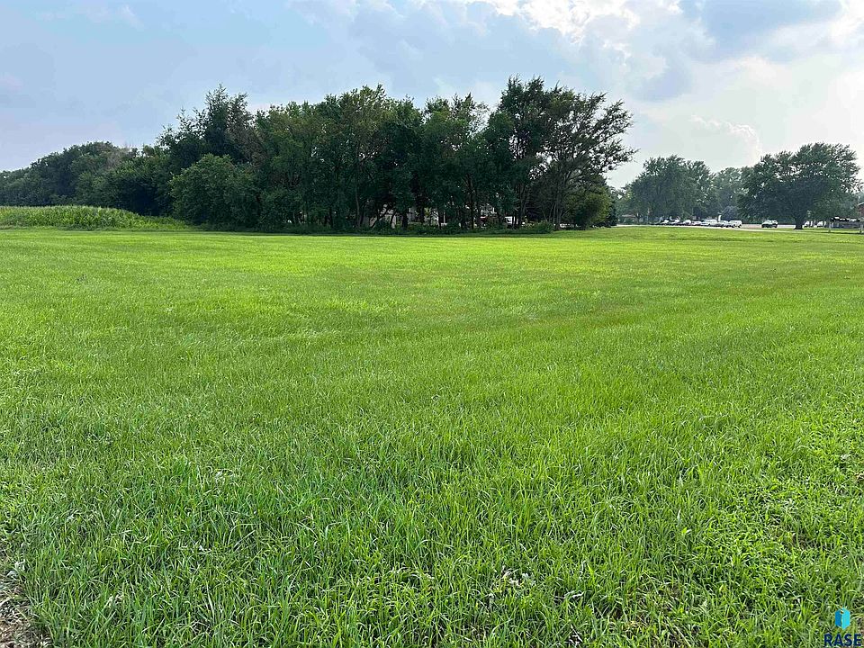 2nd image of E 6th St