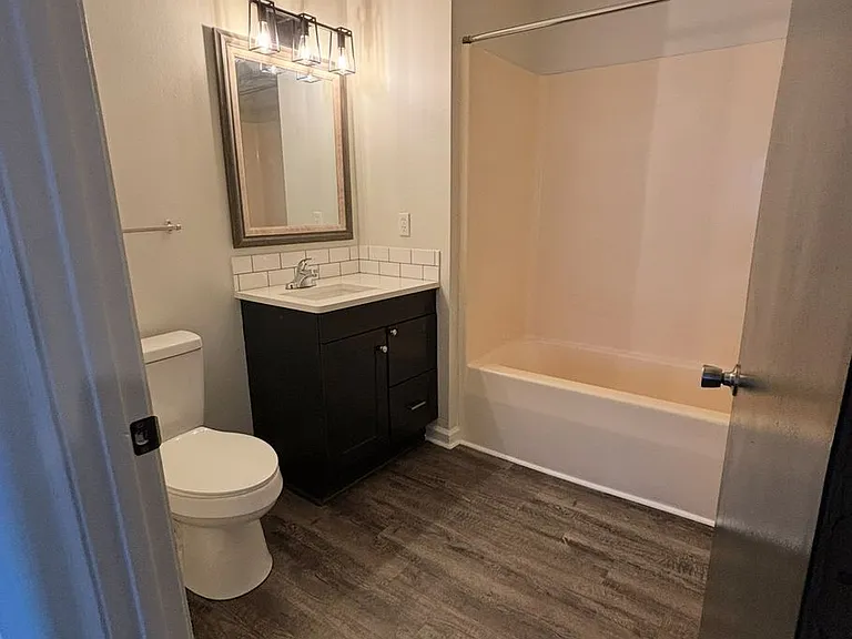 463 Alexander Ave — Photo 11