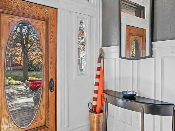 4th image of 6641 Marmaduke Ave