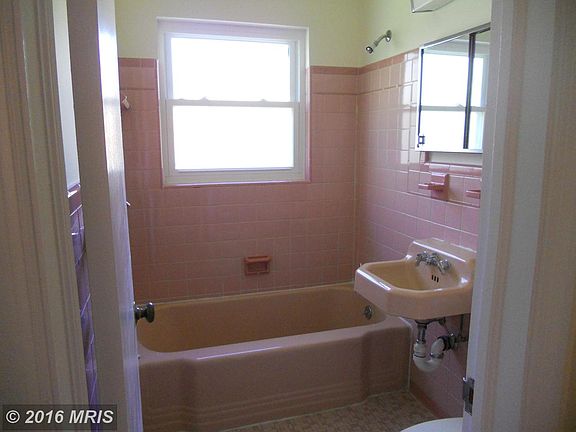 5th image of 6119 Beachway Dr