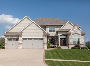 2830 Wildflower Rd, Cedar Rapids, IA 52411