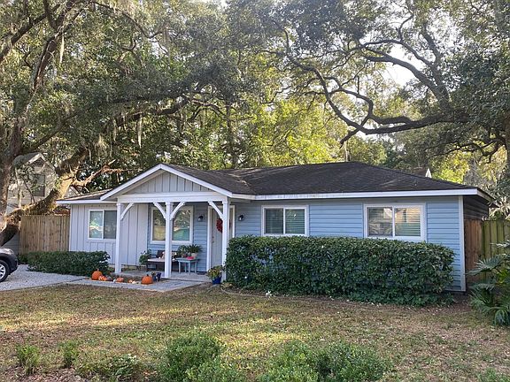 3rd image of 215 Palmetto St